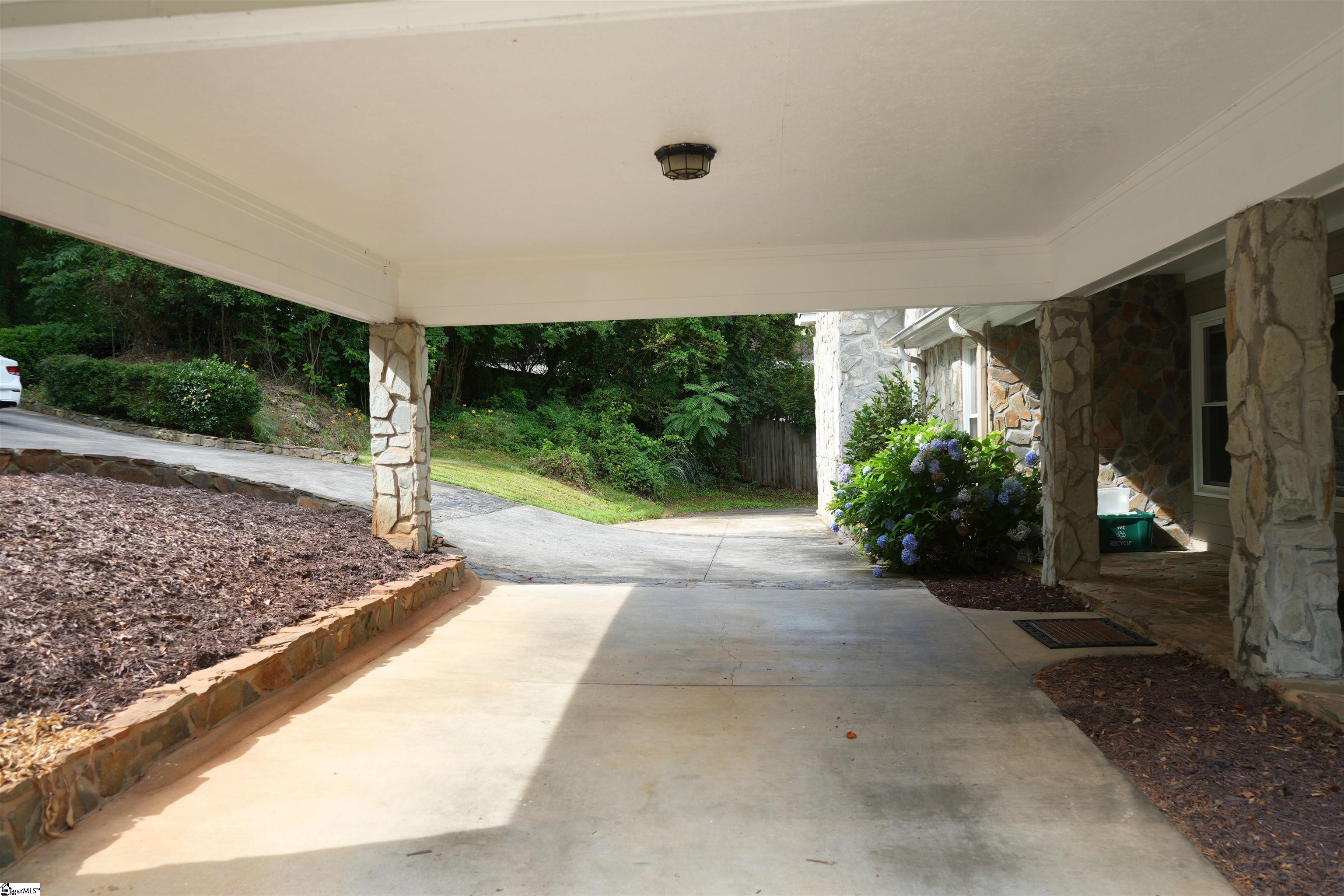 10 Scout Road Greenville, SC 29611 - Photo 4 of 39