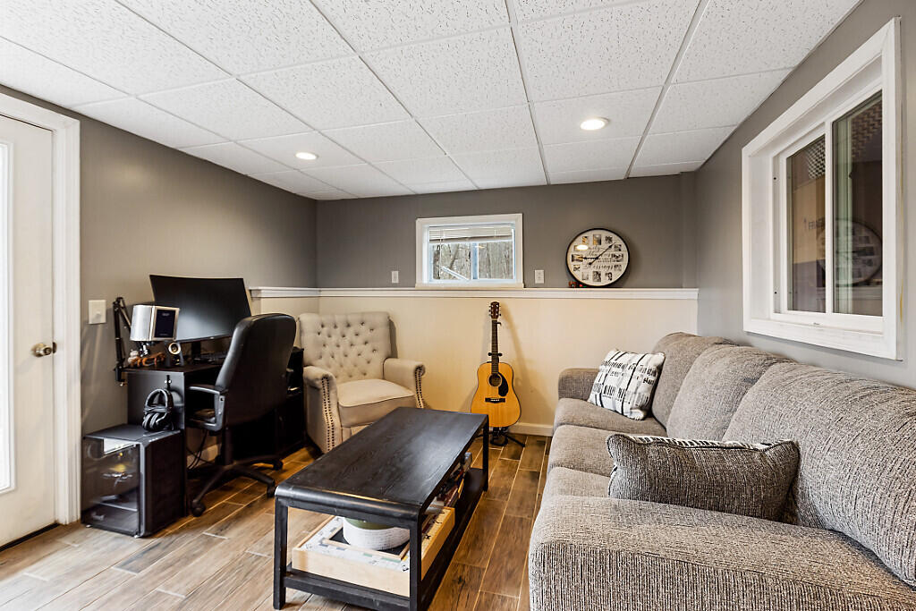 414 Litchfield Road Farmingdale, ME 04344 - Photo 21 of 27 Family Room