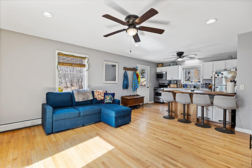 414 Litchfield Road Farmingdale, ME 04344 - Photo 10 of 27 Living Room