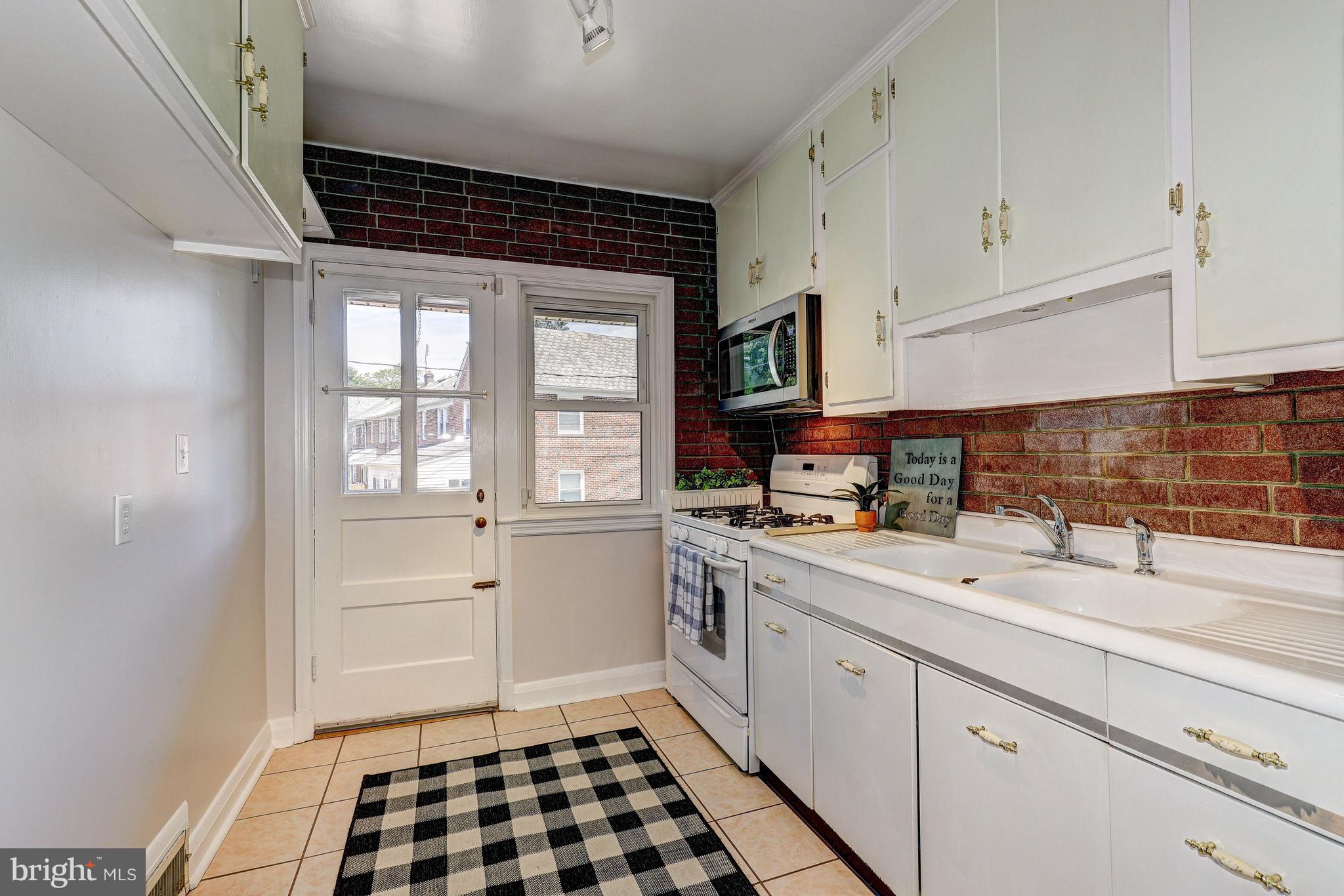 6336 Frederick Road Catonsville, MD 21228 - Photo 11 of 40 Eat-in Kitchen