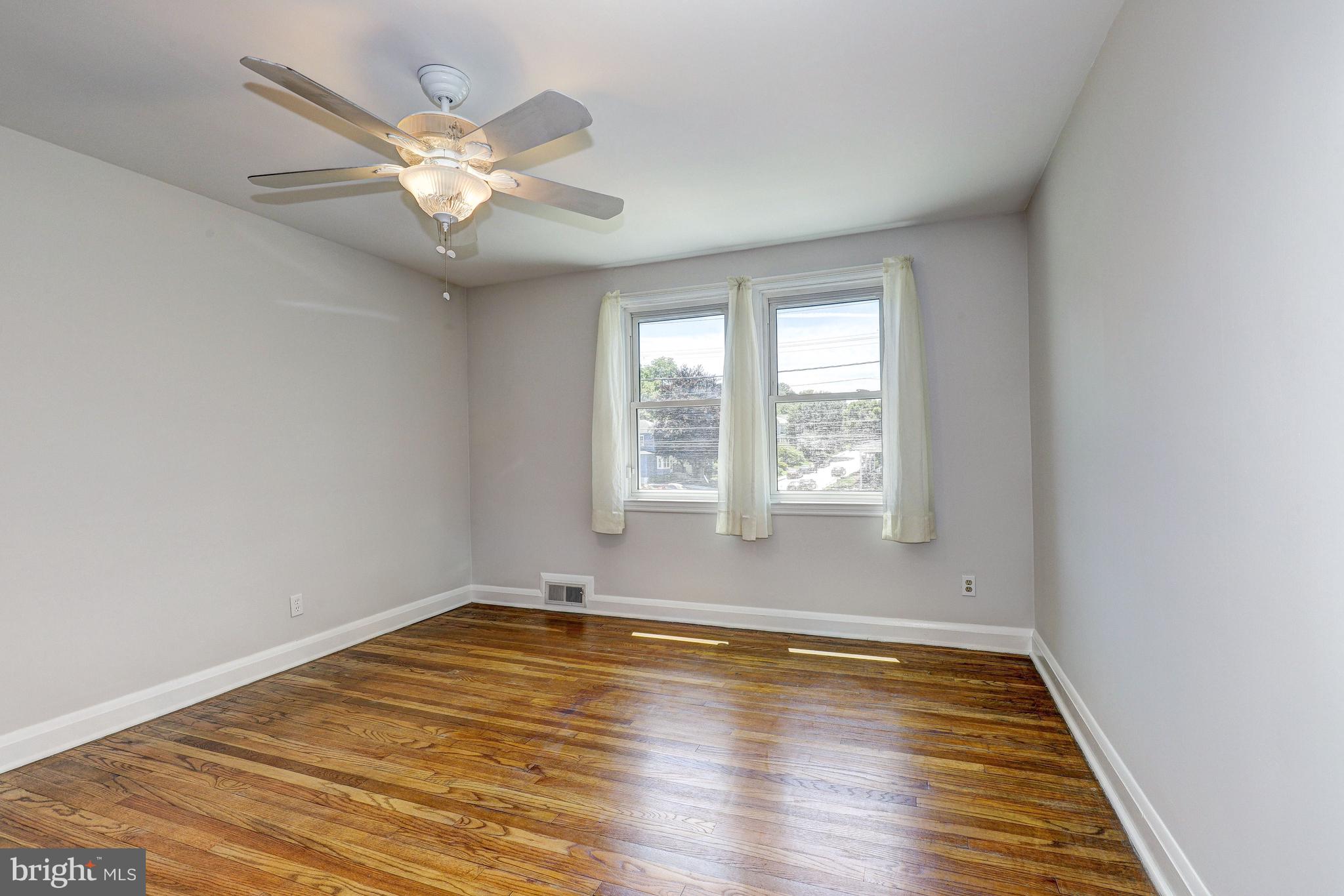 6336 Frederick Road Catonsville, MD 21228 - Photo 14 of 40 Primary Bedroom