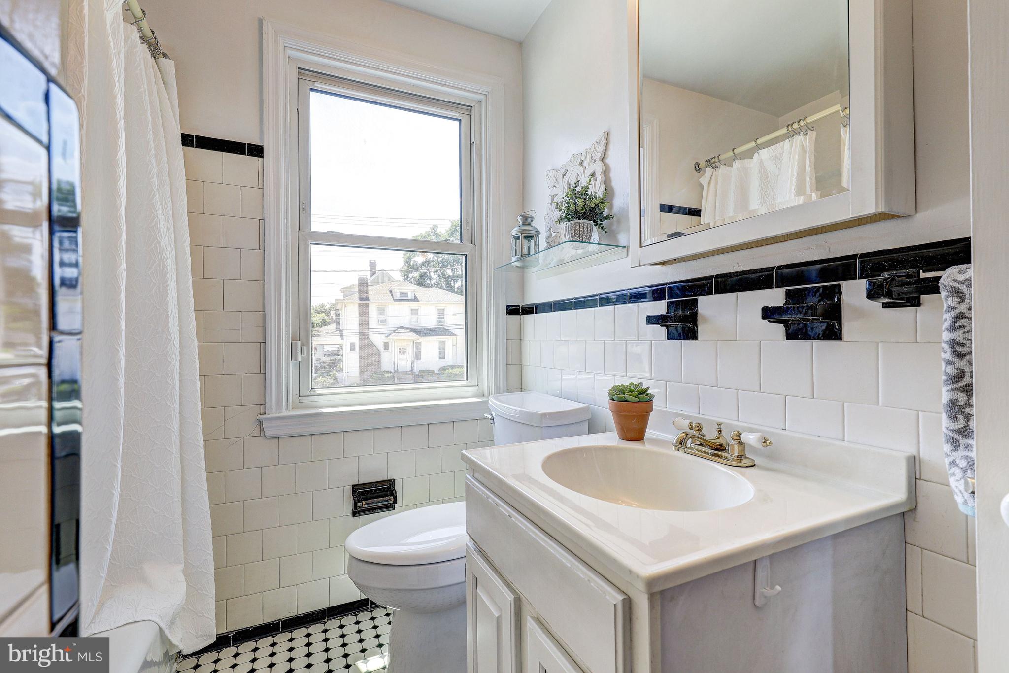 6336 Frederick Road Catonsville, MD 21228 - Photo 17 of 40 Full Bath