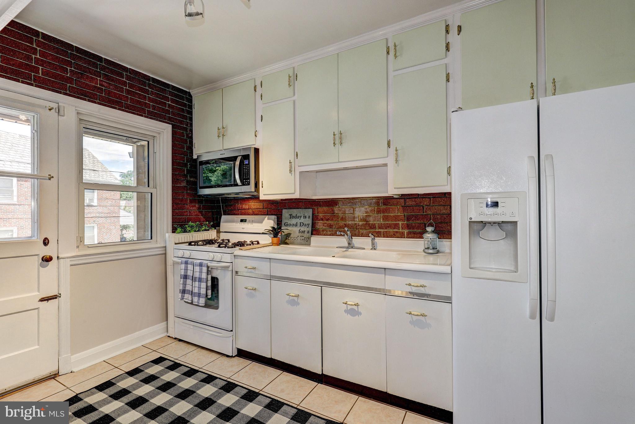 6336 Frederick Road Catonsville, MD 21228 - Photo 9 of 40 Eat-in Kitchen