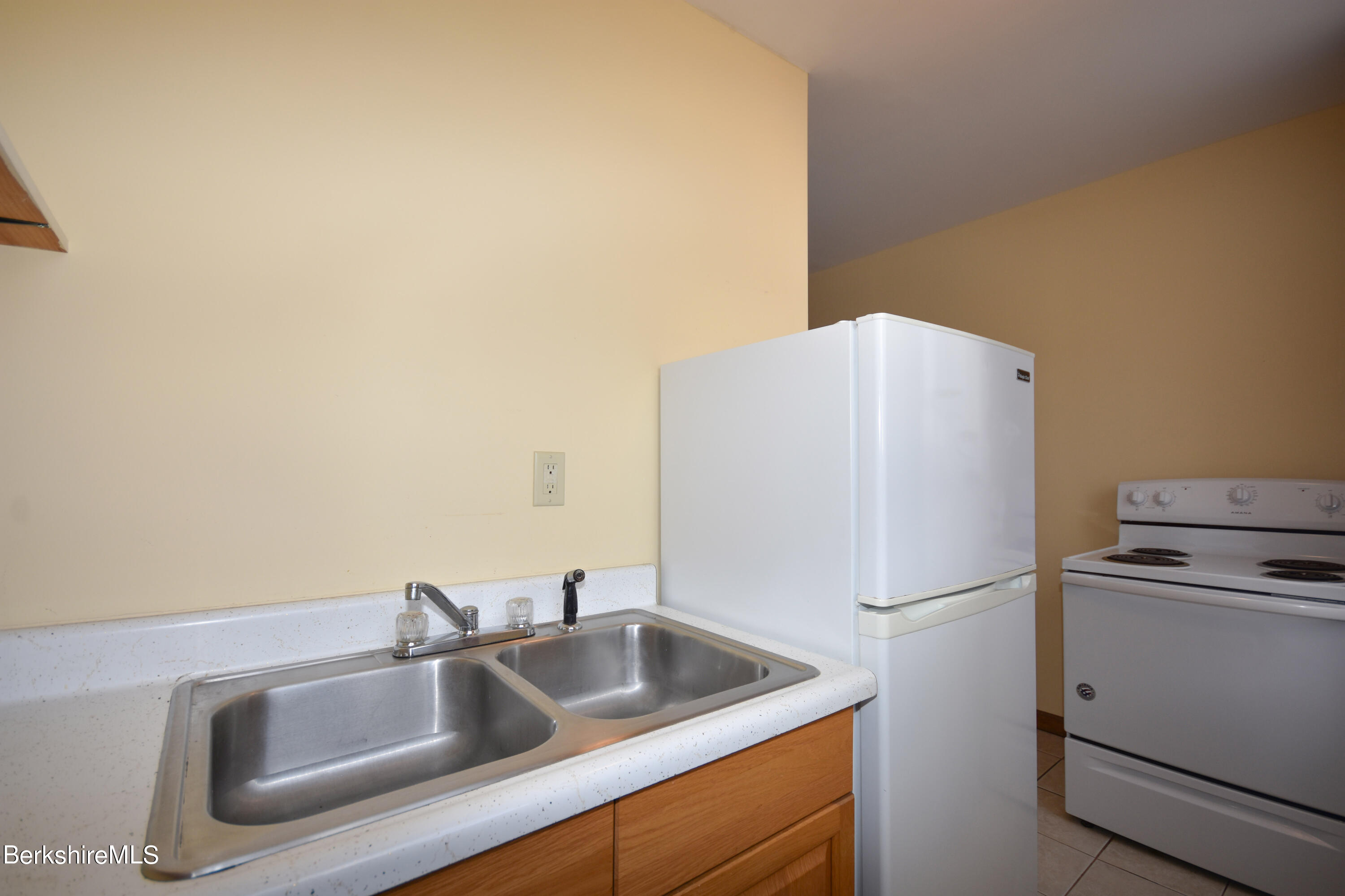 40-48 Reed Street Pittsfield, MA 01201 - Photo 21 of 35