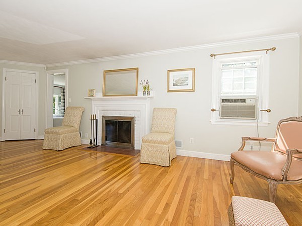 106 Concord Road Wayland, MA 01778 - Photo 4 of 23