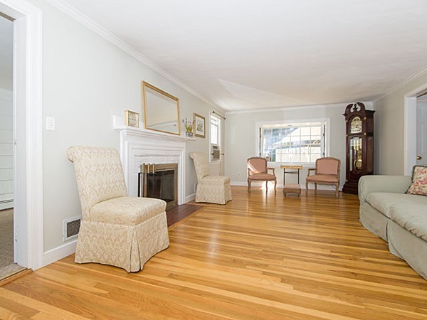 106 Concord Road Wayland, MA 01778 - Photo 5 of 23