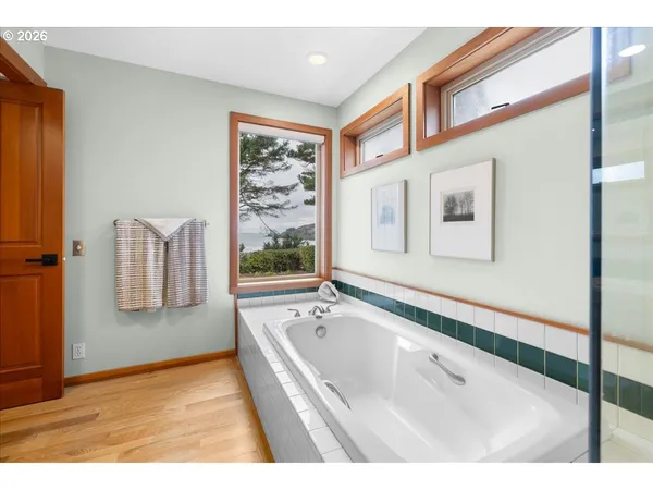 $1,297,000 | 4515 North Coast Highway, Newport, OR 97365