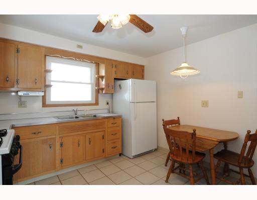 247 Weavertown Road Canonsburg, PA 15317 - Photo 6 of 13 Kitchen.