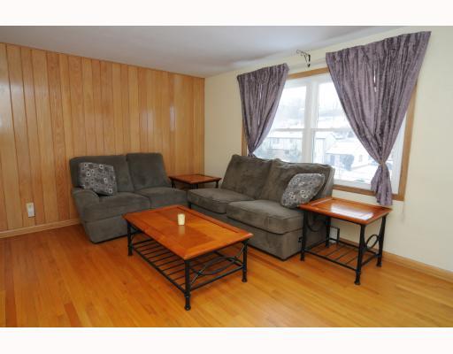 247 Weavertown Road Canonsburg, PA 15317 - Photo 8 of 13 Living Room. Lots of natural sunlilght from the big new picture window.