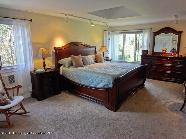193 Northup Road Clarks Summit, PA 18411 - Photo 6 of 24 Gallery Image 6