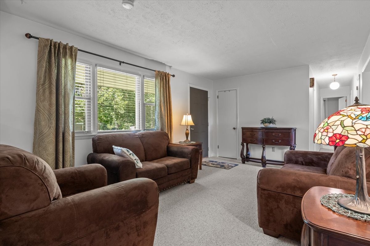 555 Lakeview Court Tennessee Ridge, TN 37178 - Photo 14 of 44