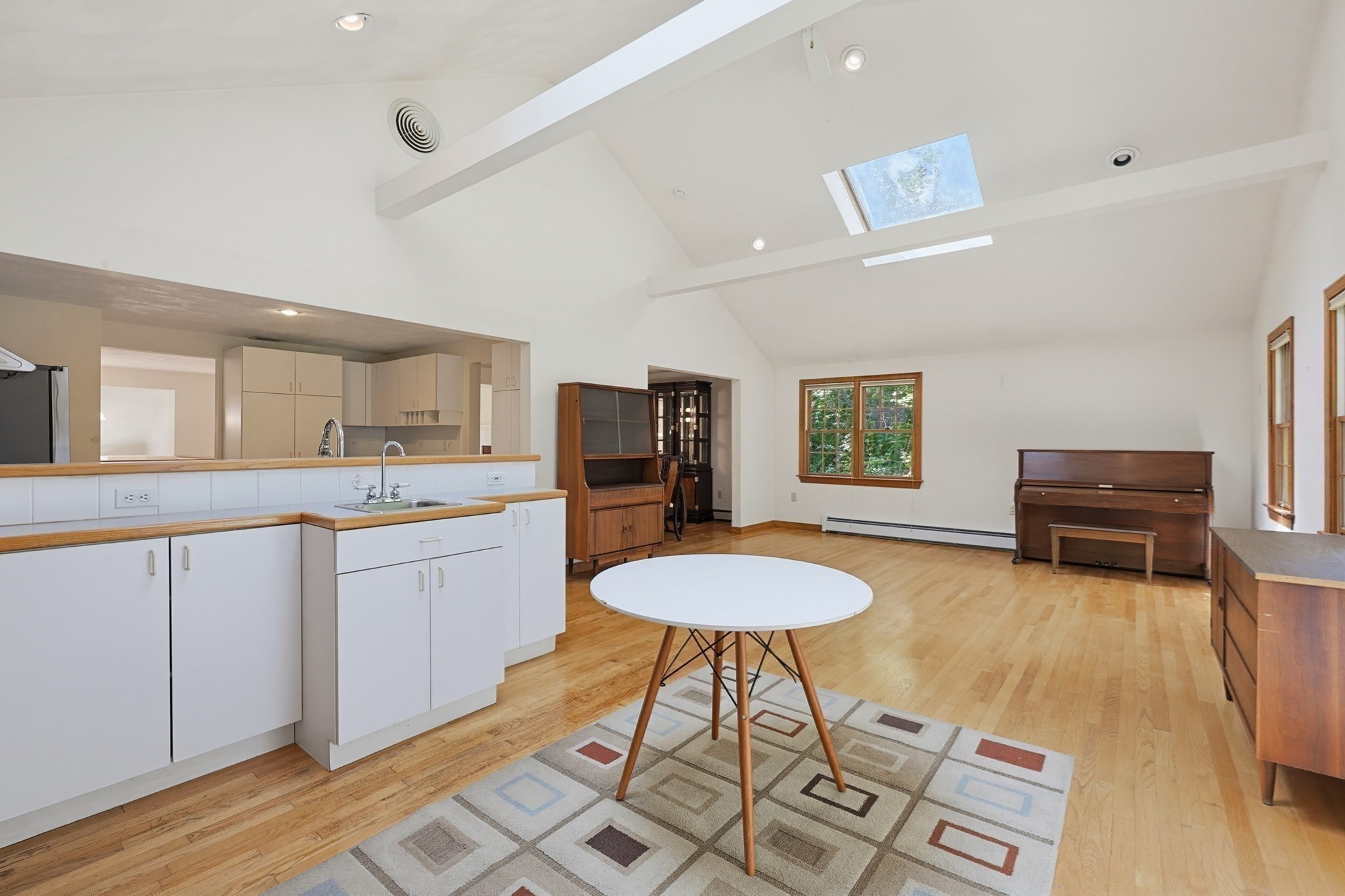 109 Davis Road Bedford, MA 01730 - Photo 11 of 42 Gallery Image 11