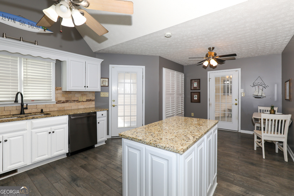 504 Rue Chalet Lavonia, GA 30553 - Photo 6 of 26