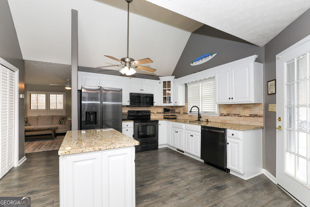 504 Rue Chalet Lavonia, GA 30553 - Photo 8 of 26