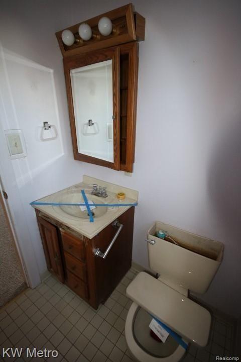 1303 Oakley Road Clawson, MI 48017 - Photo 21 of 30 1st Floor Master 1/2 Bath