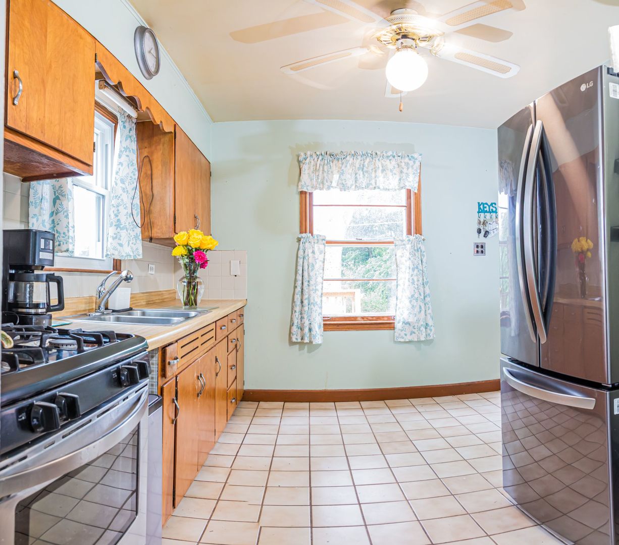 204 North Elroy Avenue Bartlett, IL 60103 - Photo 4 of 12