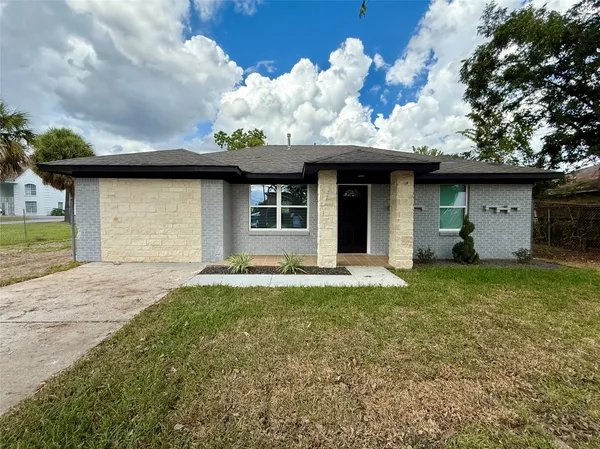 $2,000 | 2630 De Soto Street, Houston, TX 77091