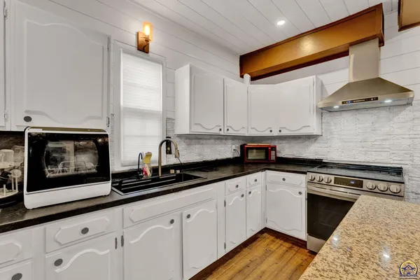 $180,000 | 413 Southwest Fillmore Street, Topeka, KS 66606