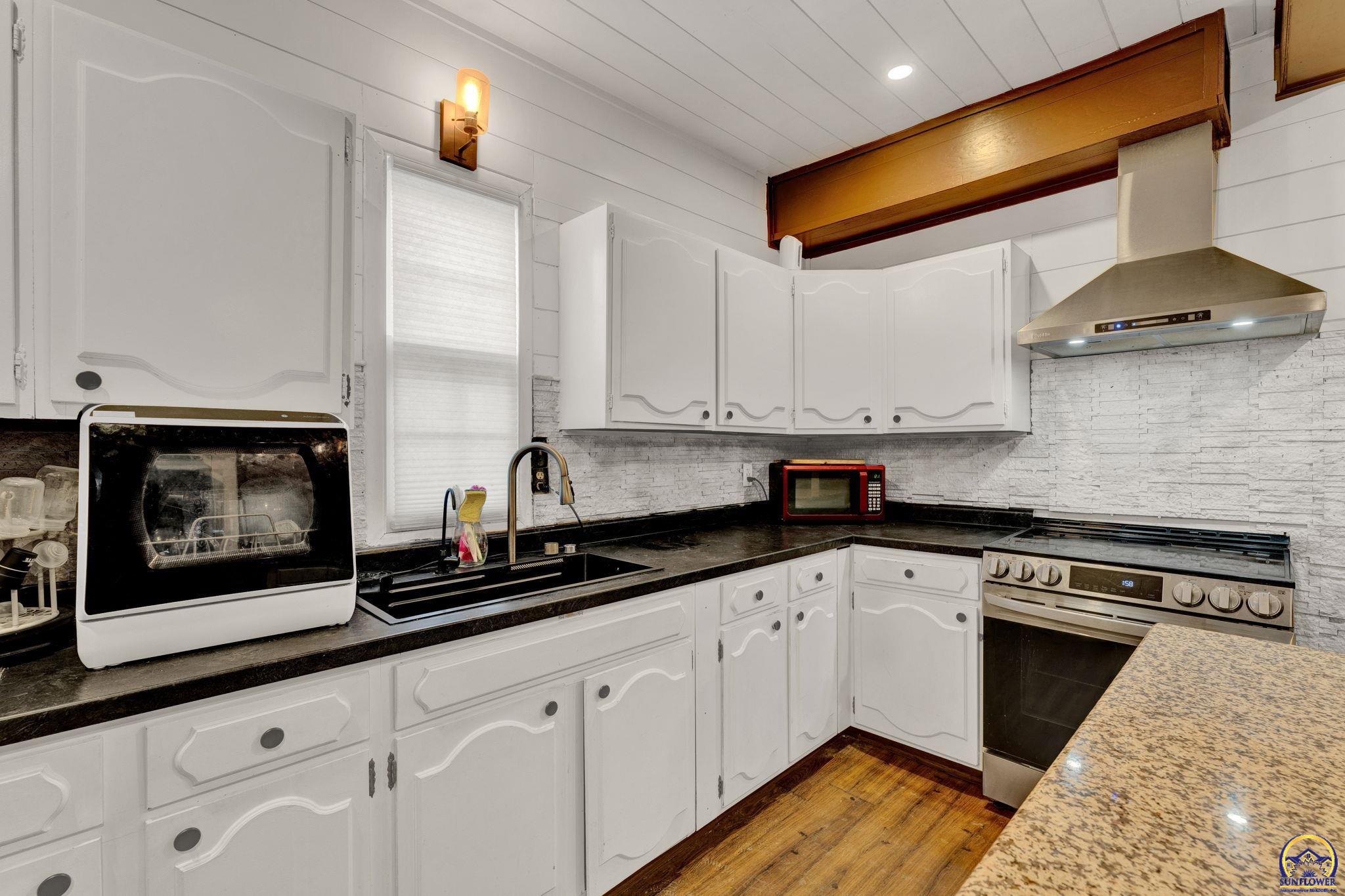 413 Southwest Fillmore Street Topeka, KS 66606 - Photo 12 of 33