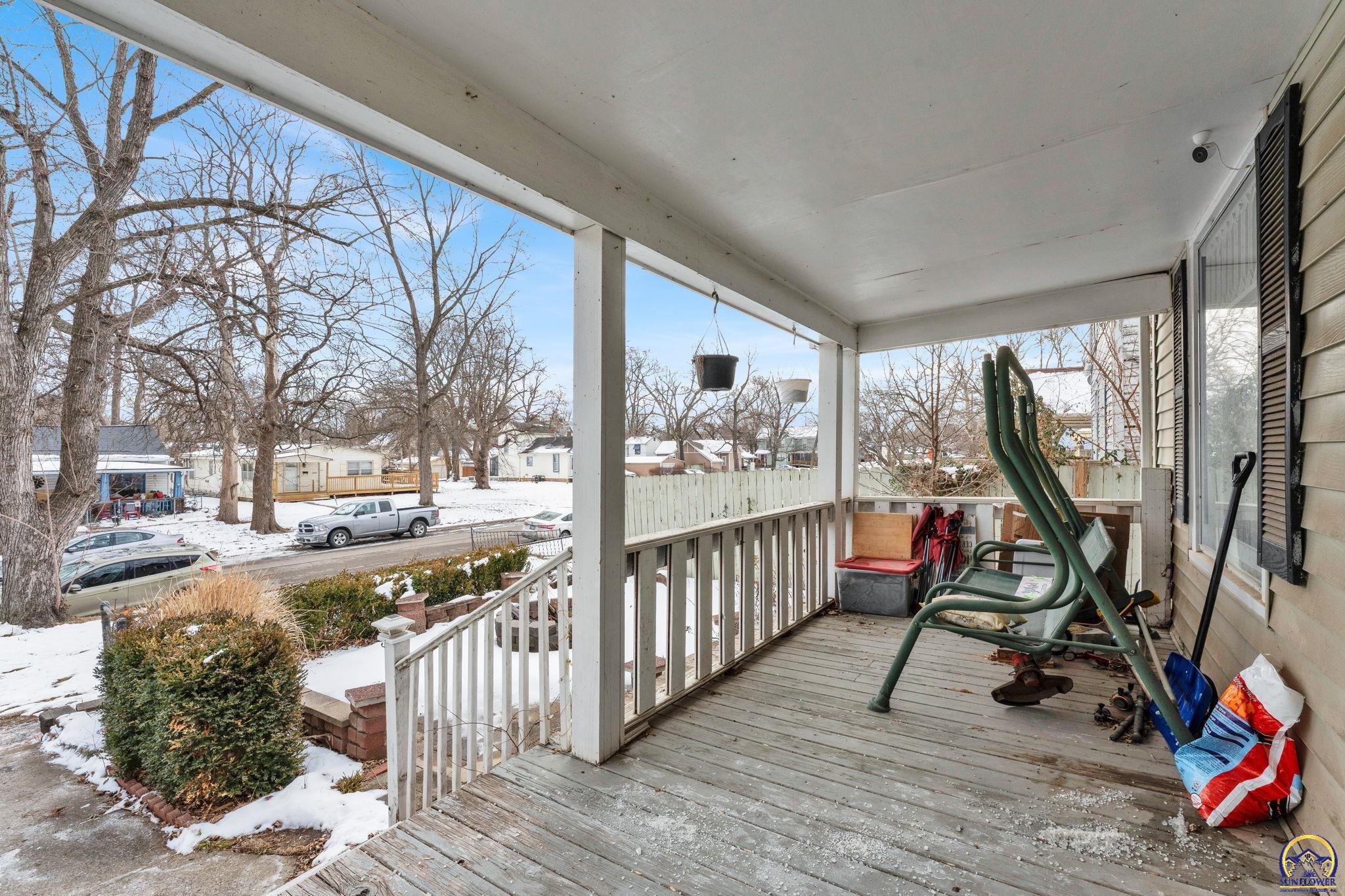 413 Southwest Fillmore Street Topeka, KS 66606 - Photo 4 of 33