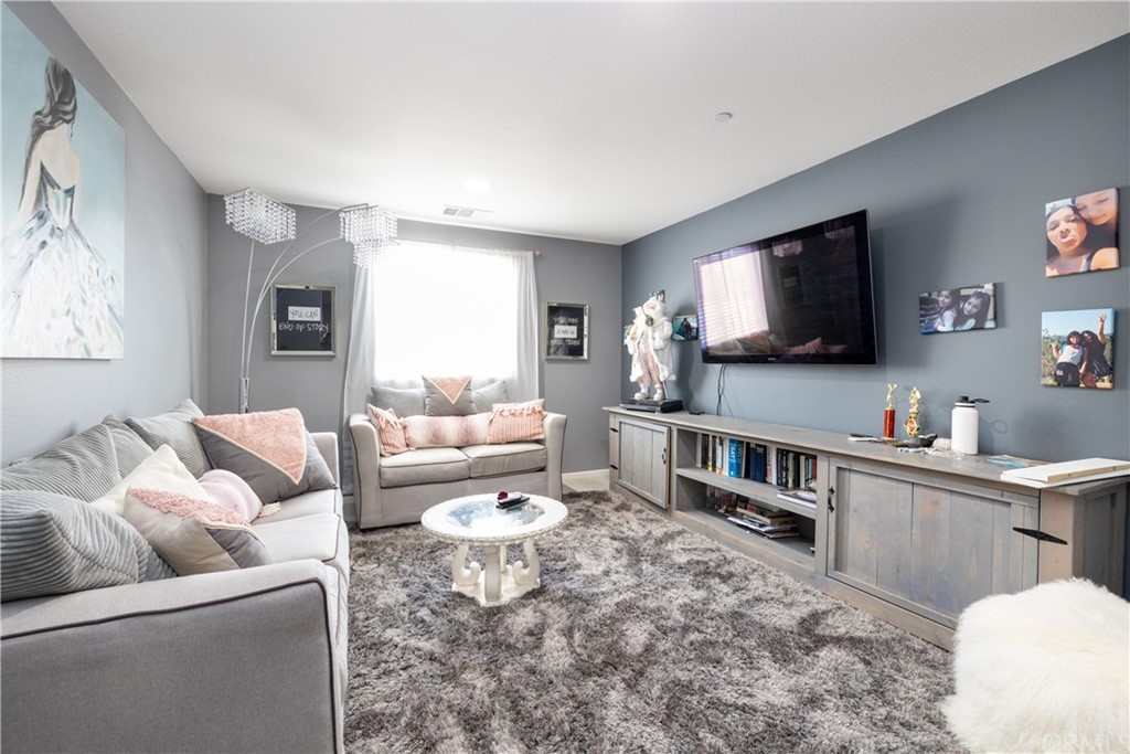 6838 Reflection Way Jurupa Valley, CA 92509 - Photo 22 of 31 LOFT UPSTAIRS