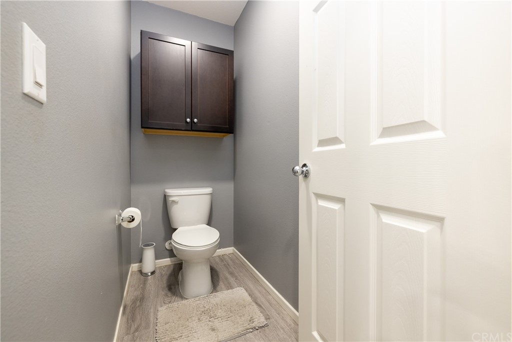 6838 Reflection Way Jurupa Valley, CA 92509 - Photo 5 of 31 MASTER ROOM TOILET AREA