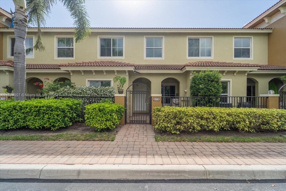 370 Lake Monterey Circle Boynton Beach, FL 33426 - Photo 2 of 17 front view of a house