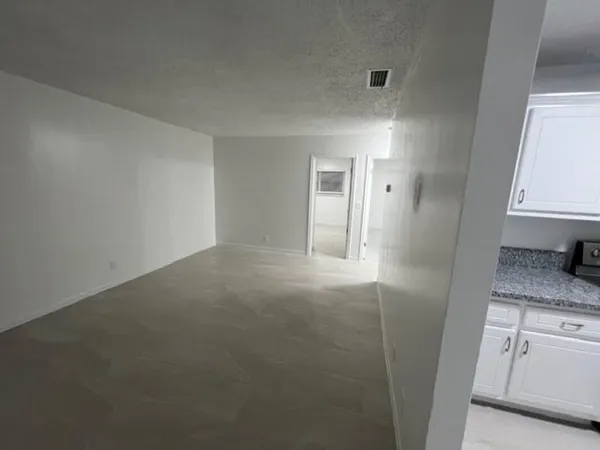 $1,895 | 1200 South Broadway, Unit 209, Lantana, FL 33462