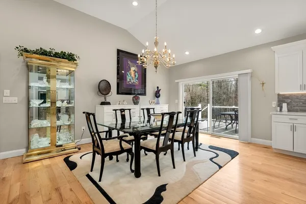 $799,900 | 17 Sunny Crest Lane, Belchertown, MA 01007