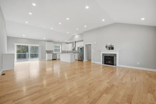 $799,900 | 17 Sunny Crest Lane, Belchertown, MA 01007