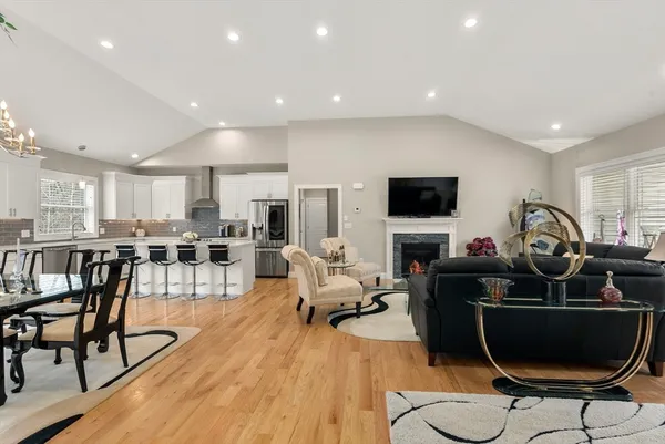 $799,900 | 17 Sunny Crest Lane, Belchertown, MA 01007