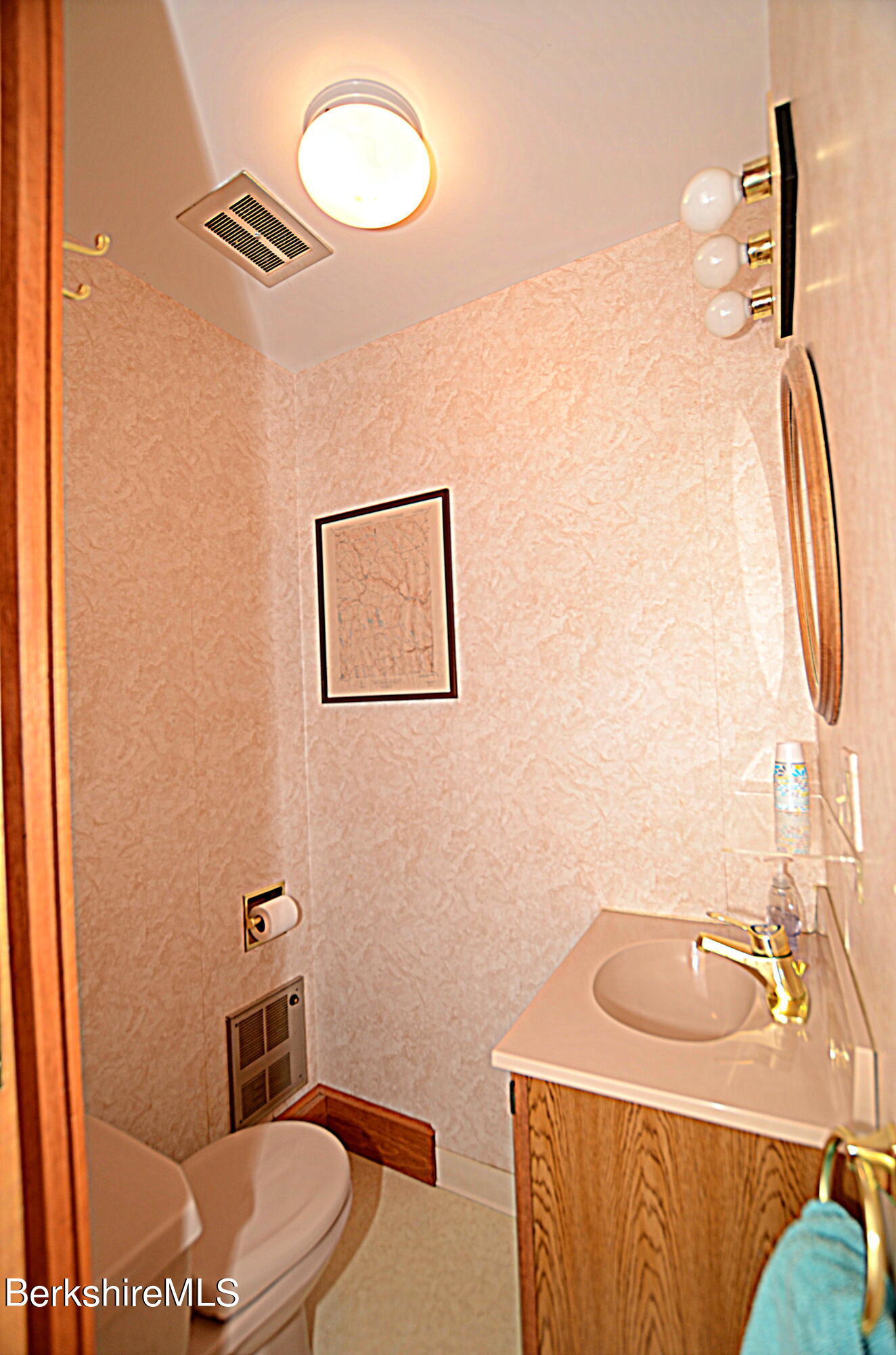 293 Old Pond Road Becket, MA 01223 - Photo 16 of 50 1/2 bath