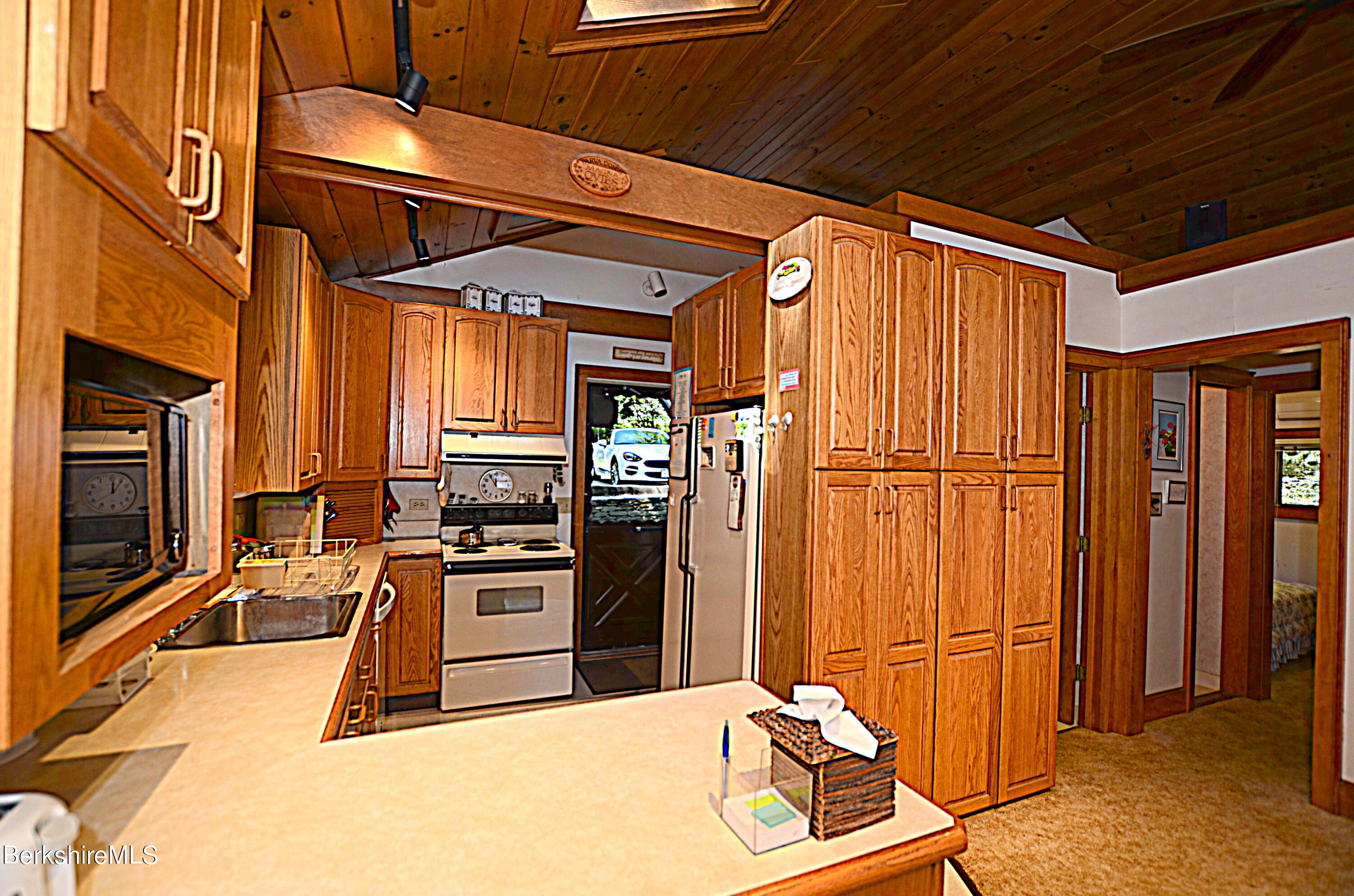 293 Old Pond Road Becket, MA 01223 - Photo 20 of 50 Cabinets