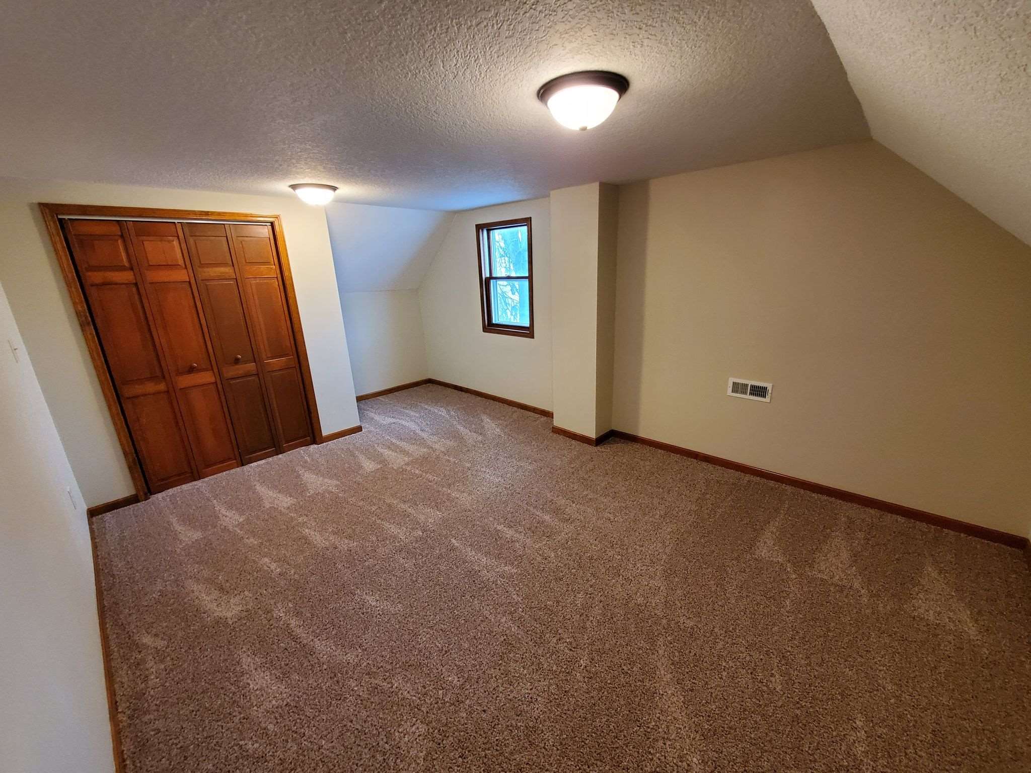 11811 Richard Road Churubusco, IN 46723 - Photo 16 of 35 Gallery Image 16
