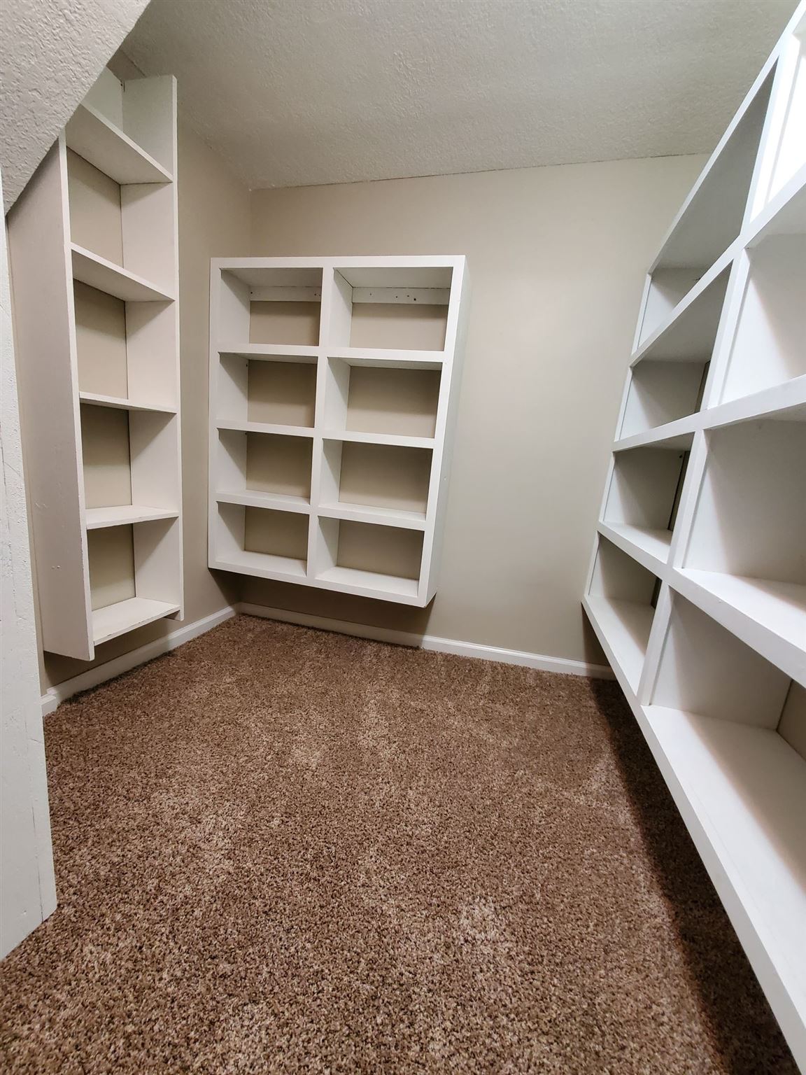 11811 Richard Road Churubusco, IN 46723 - Photo 6 of 35 Gallery Image 6