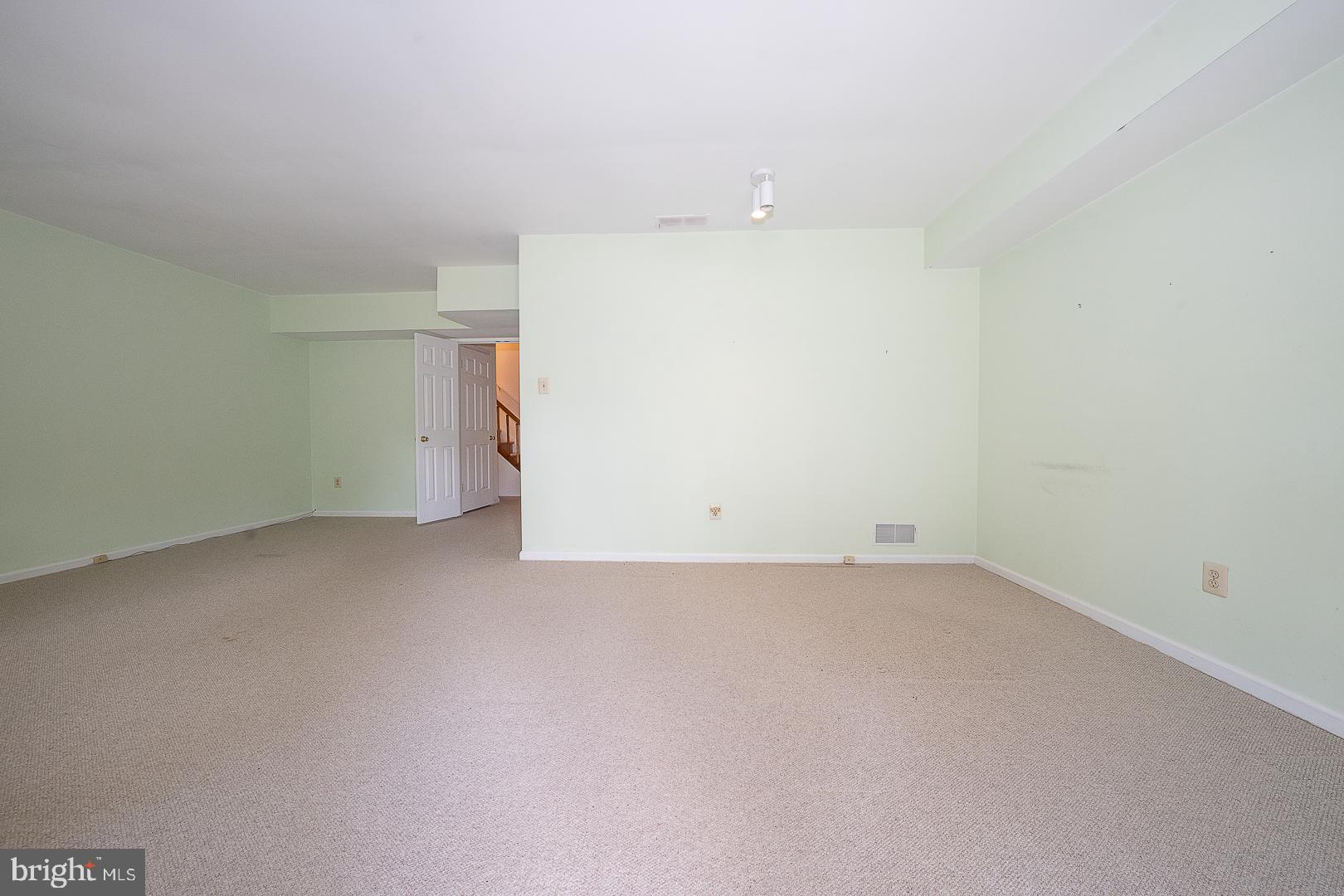 102 Beacon Square Wayne, PA 19087 - Photo 34 of 48 Spacious, versatile room with soft hues.