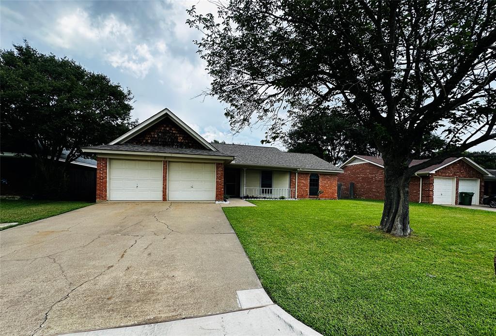 6741 Ridgetop Road North Richland Hills, TX 76182 - Photo 4 of 40