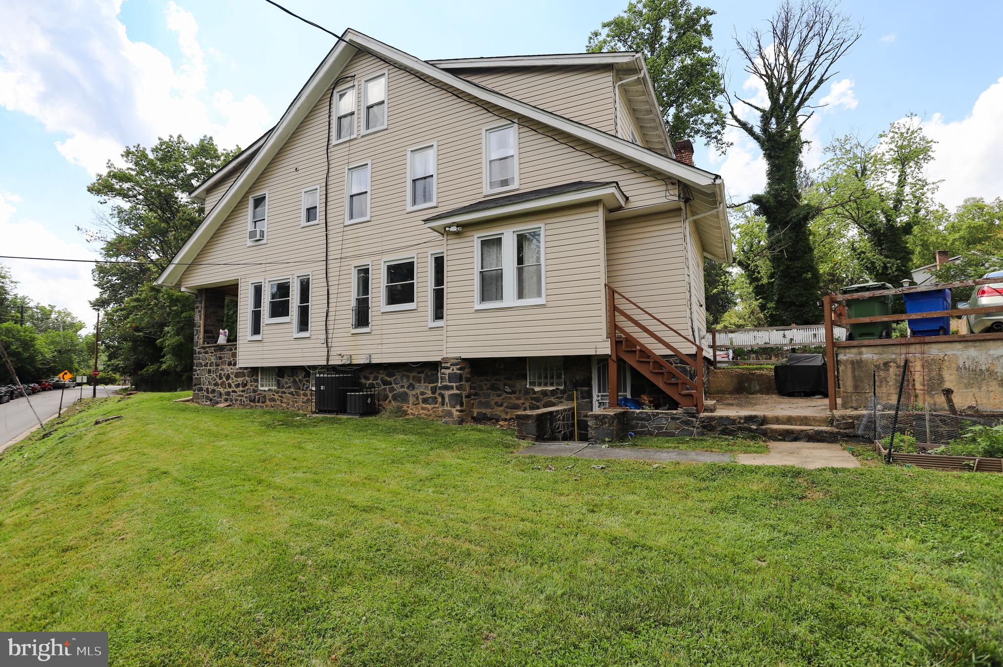 2516 Queen Anne Road Baltimore, MD 21216 - Photo 4 of 26