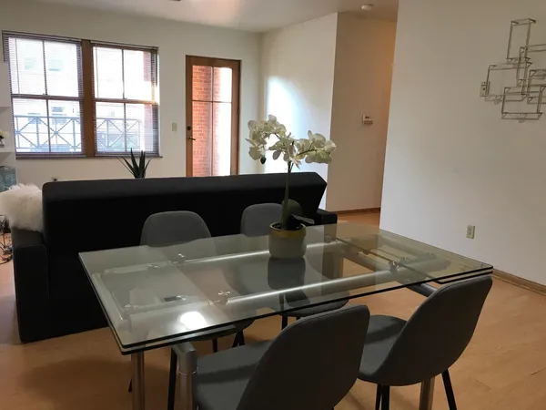 $2,800 | 322 North Henry Street, Unit 202, Madison, WI 53703