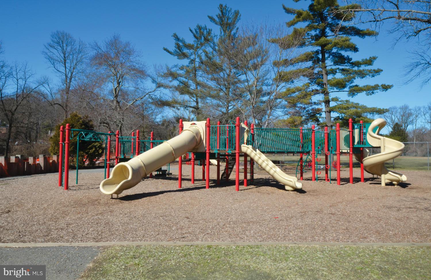 2603 Spencer Road Chevy Chase, MD 20815 - Photo 27 of 28 Community