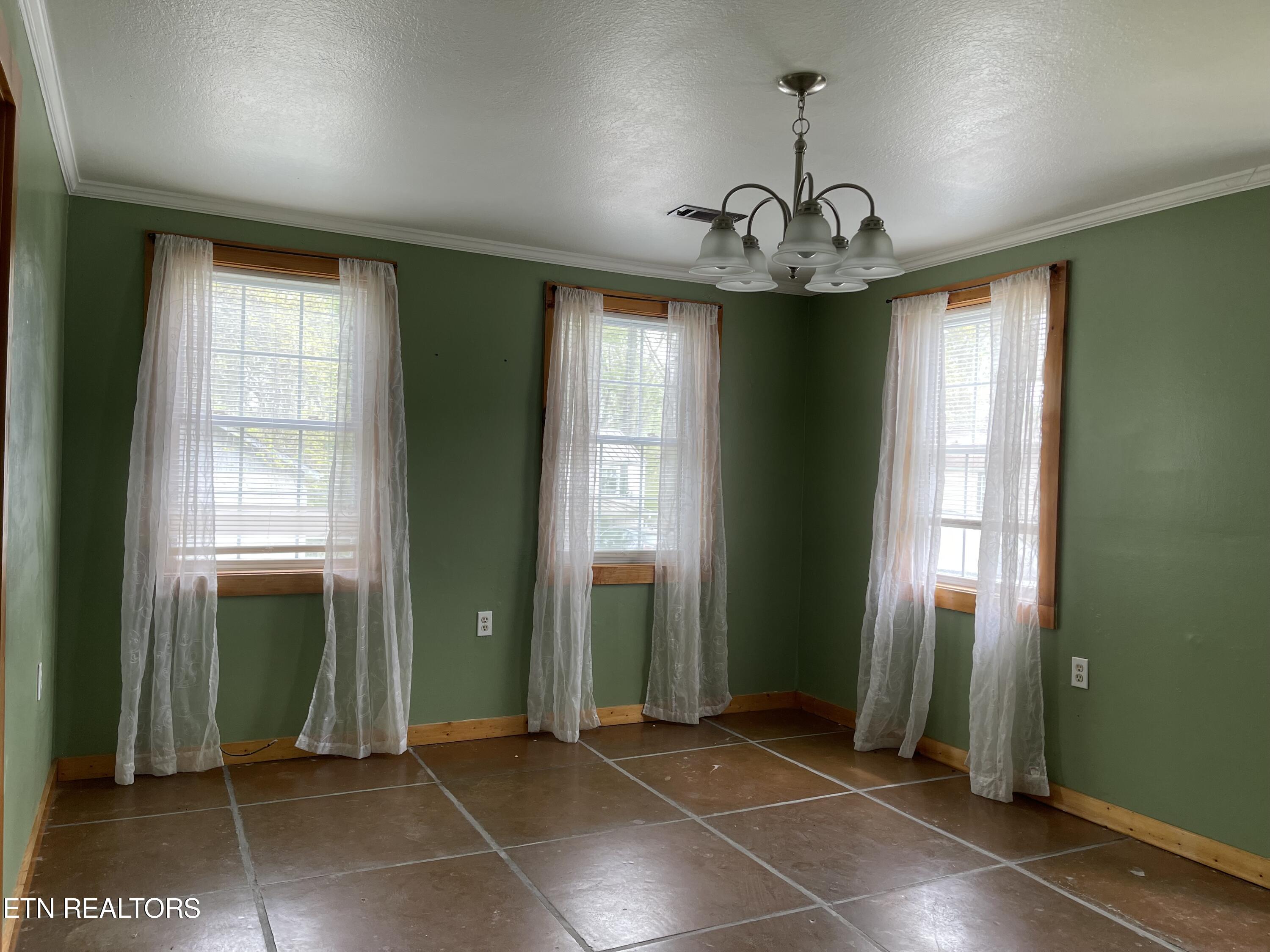 146 Oak Road Norris, TN 37828 - Photo 6 of 32 IMG_5258