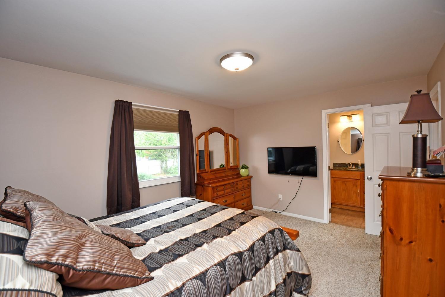 11280 Pippin Road Cincinnati, OH 45231 - Photo 15 of 41