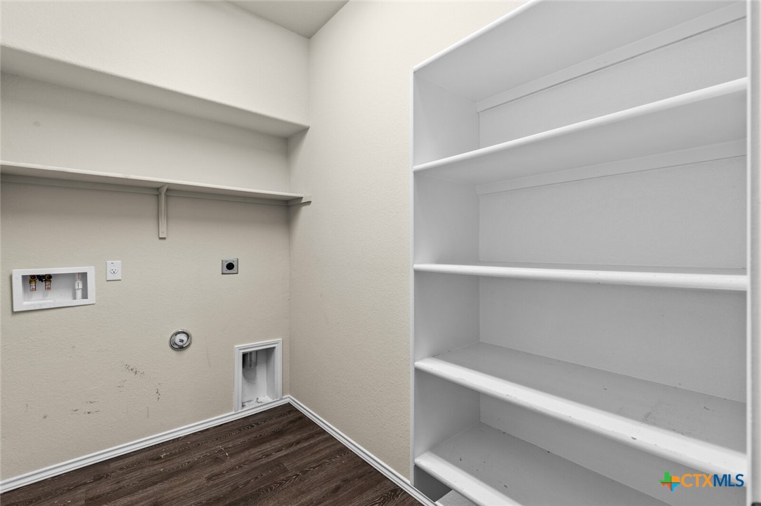 256 Bainbridge Road Temple, TX 76502 - Photo 19 of 40 a view of an empty walk in closet