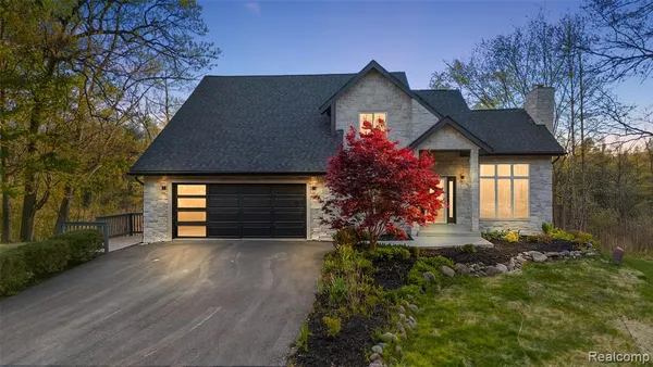 $599,900 | 1585 Houghton Trail, Ortonville, MI 48462