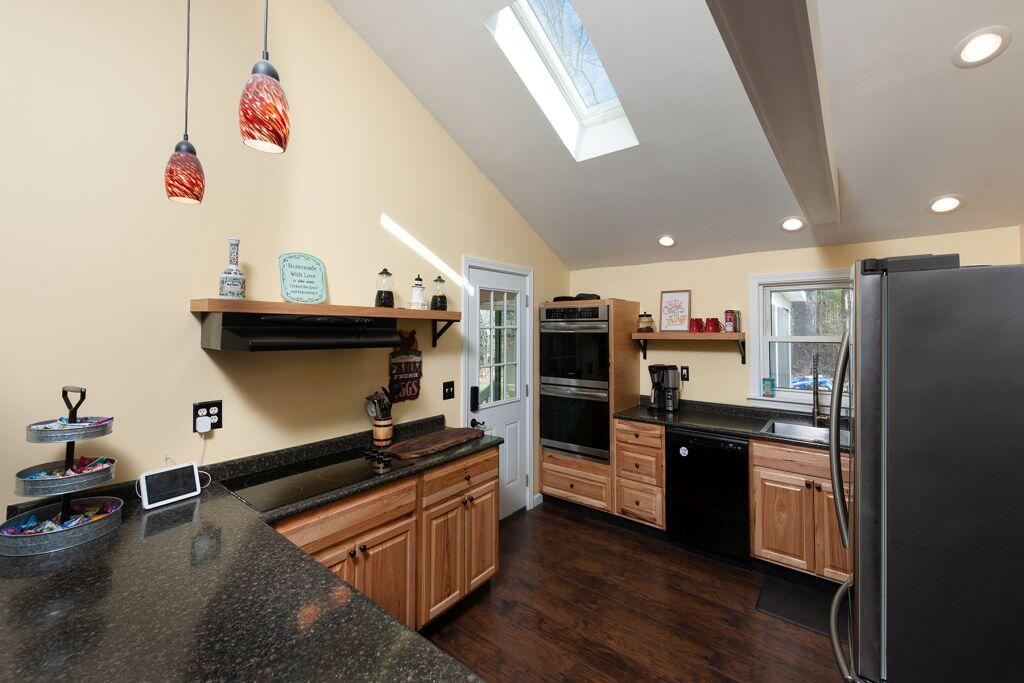 221 Haley Road Kittery, ME 03904 - Photo 3 of 18 Kitchen