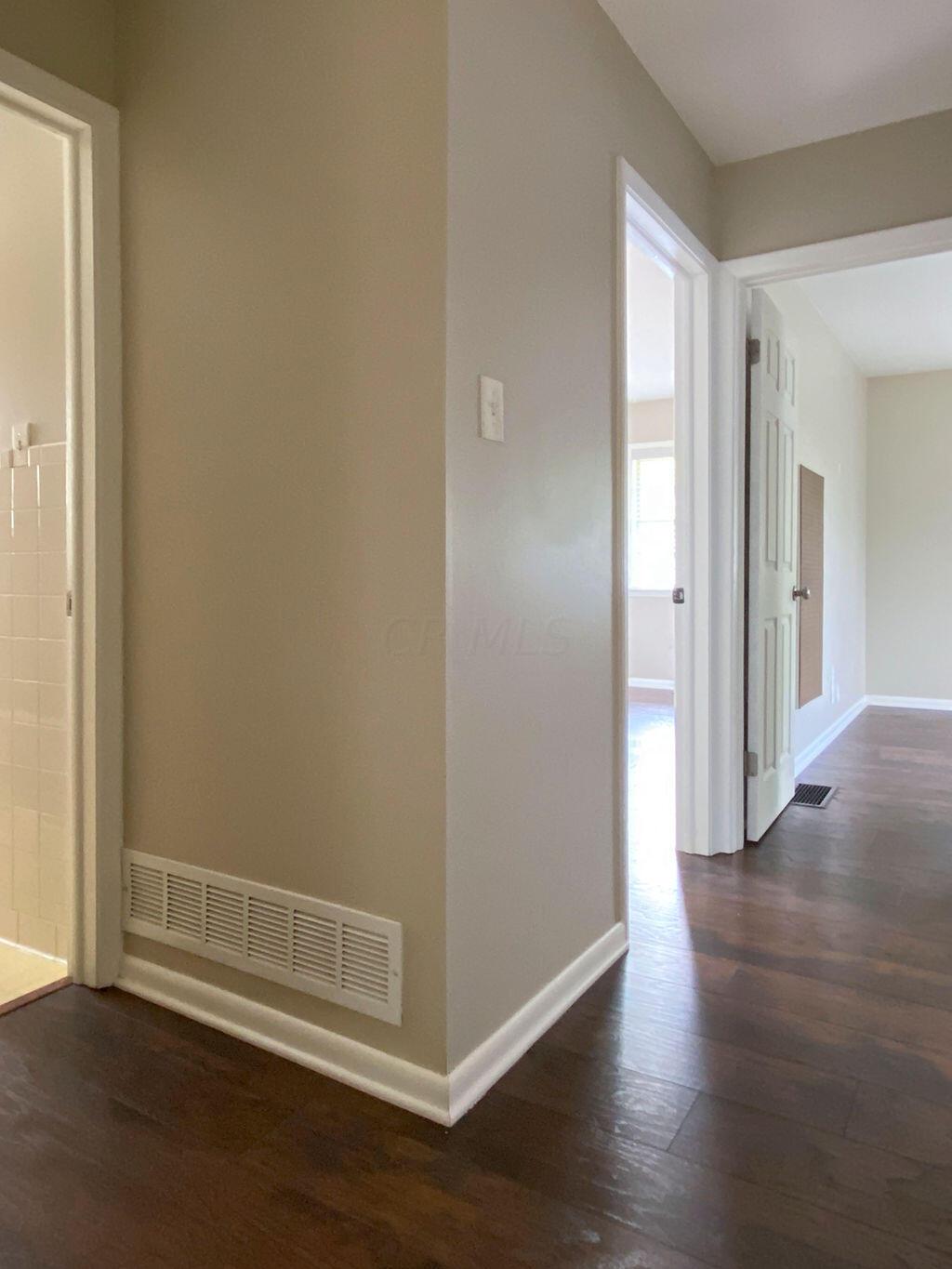 891 Afton Road Columbus, OH 43221 - Photo 9 of 20 Gallery Image 9