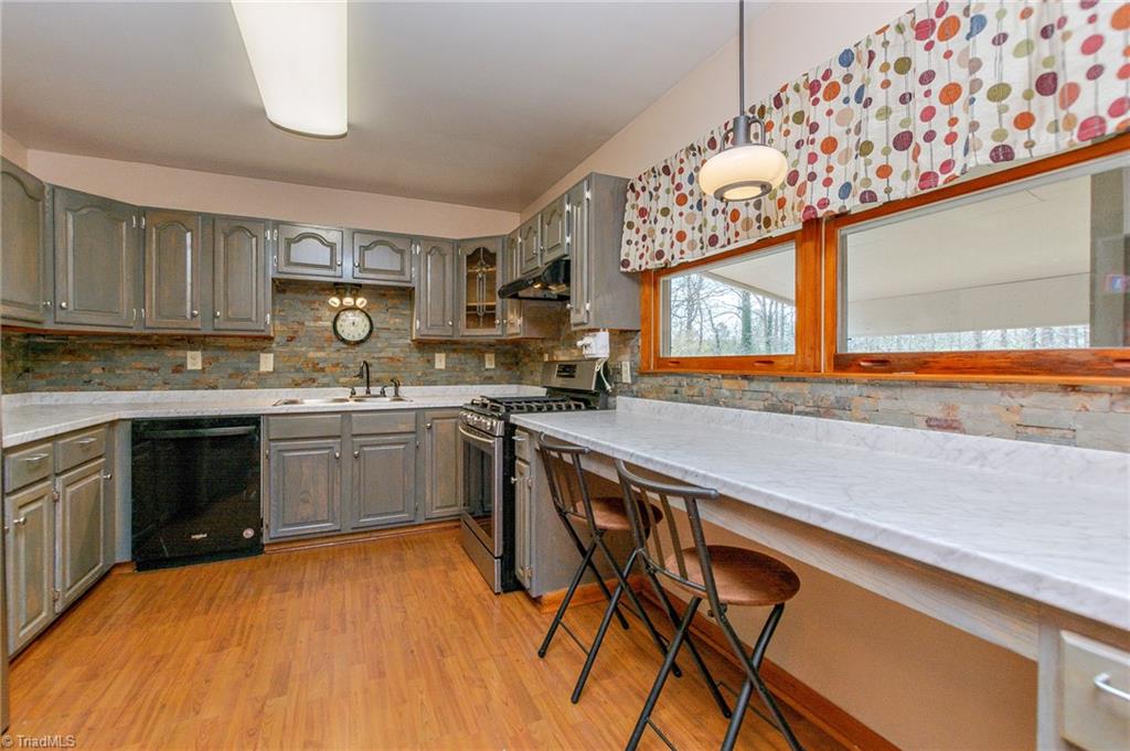 3746 Fieldview Road Pleasant Garden, NC 27313 - Photo 8 of 38 Gallery Image 8