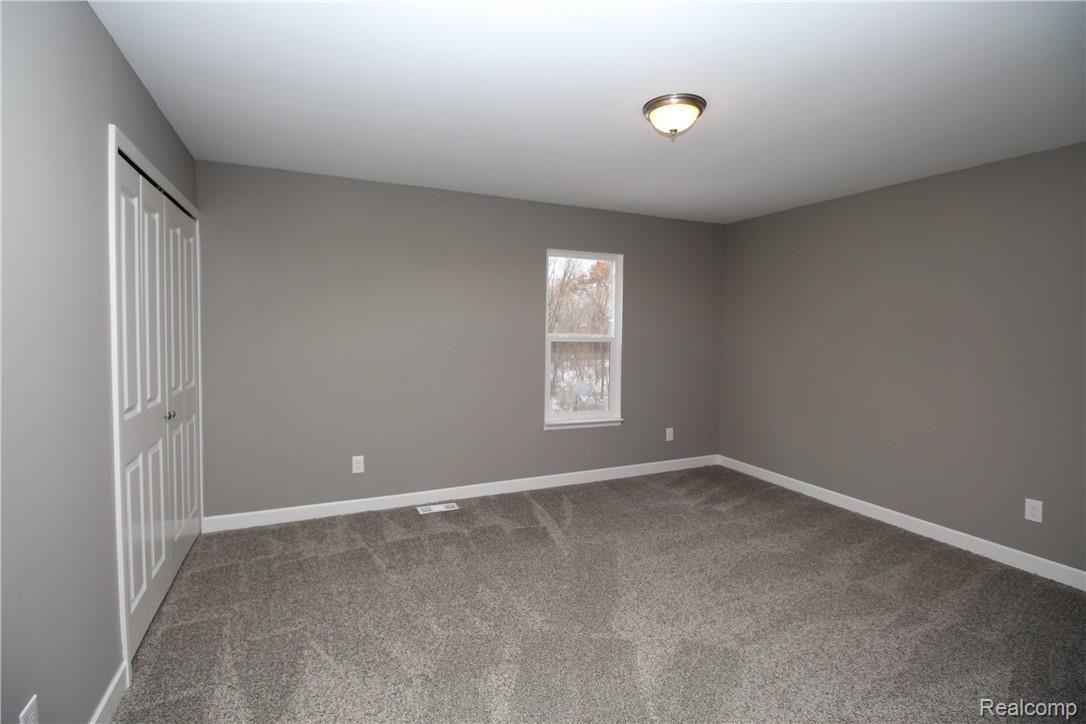 1372 East Fairview Lane Rochester, MI 48306 - Photo 28 of 34 27.JPG