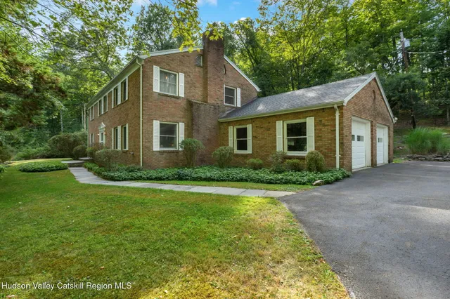 $1,799,000 | 2320 Glasco Turnpike, Woodstock, NY 12498