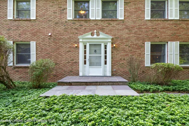 $1,799,000 | 2320 Glasco Turnpike, Woodstock, NY 12498